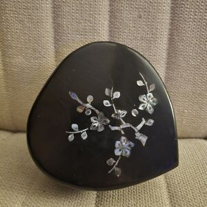 Vtg Asian lacquer Trinket Jewelry Box Abalone Shell Inlay Birds & Floral Design.